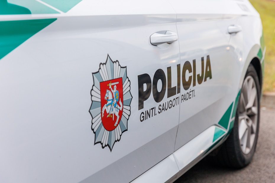 Policininko automobilis kliudė dviračiu važiavusį paauglį