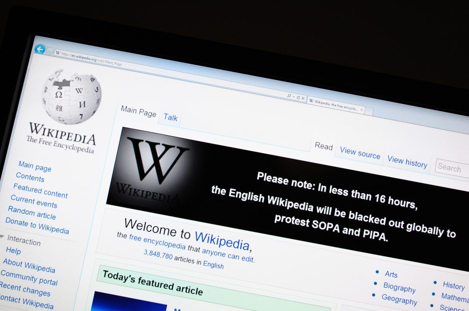 „Wikipedia“ darbą sutrikdė kibernetinė ataka