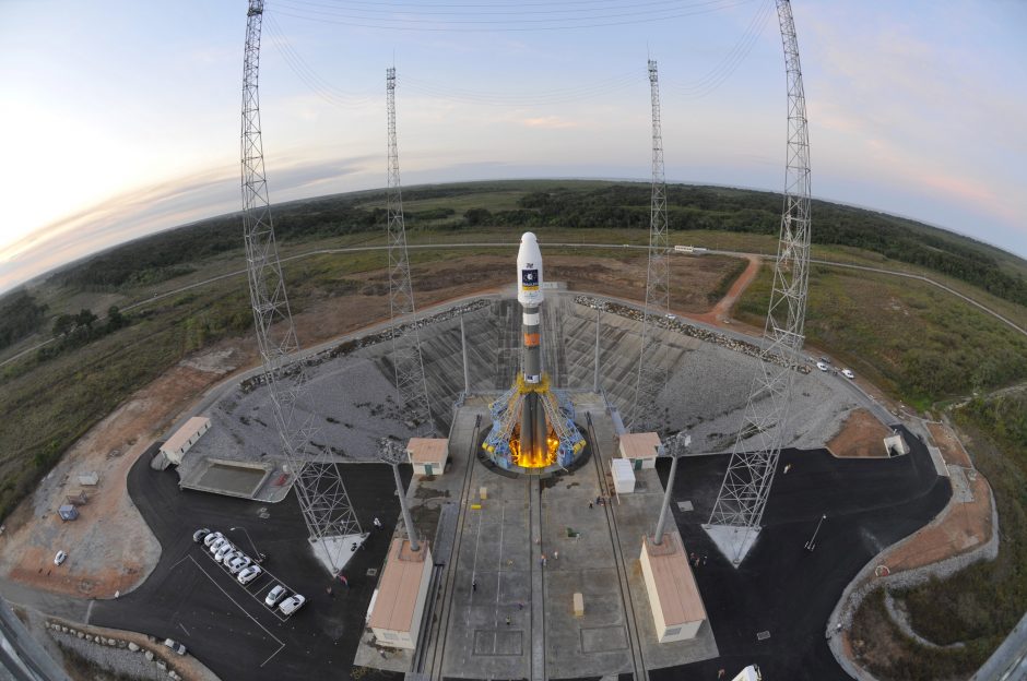 Bendrovė „Arianespace“ vėl atidėjo 53 komercinių palydovų iškėlimą