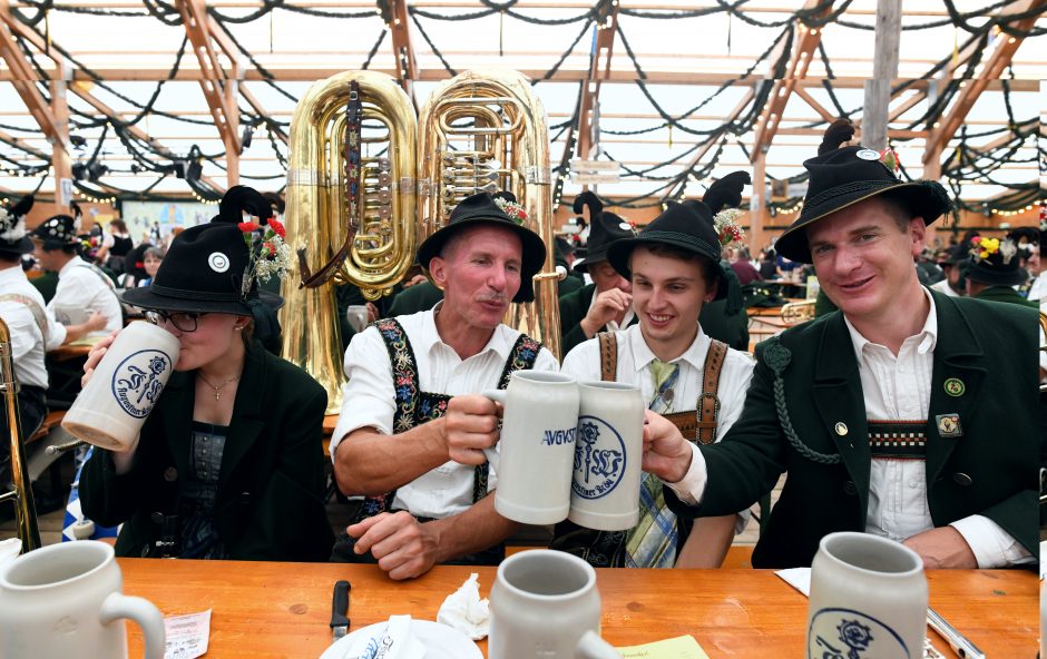 Didžiausioje alaus šventėje pasaulyje „Oktoberfest“ kainos kandžiojasi