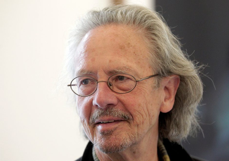 Nobelio literatūros premiją pelnė O. Tokarczuk ir P. Handke