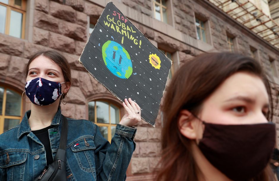 Vilniuje kelios dešimtys jaunuolių reikalauja imtis priemonių stabdyti klimato kaitai