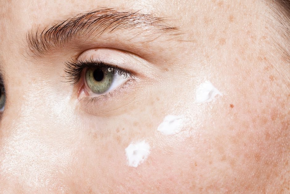Po vasaros susirūpinkite paakių oda: kosmetologės patarimai