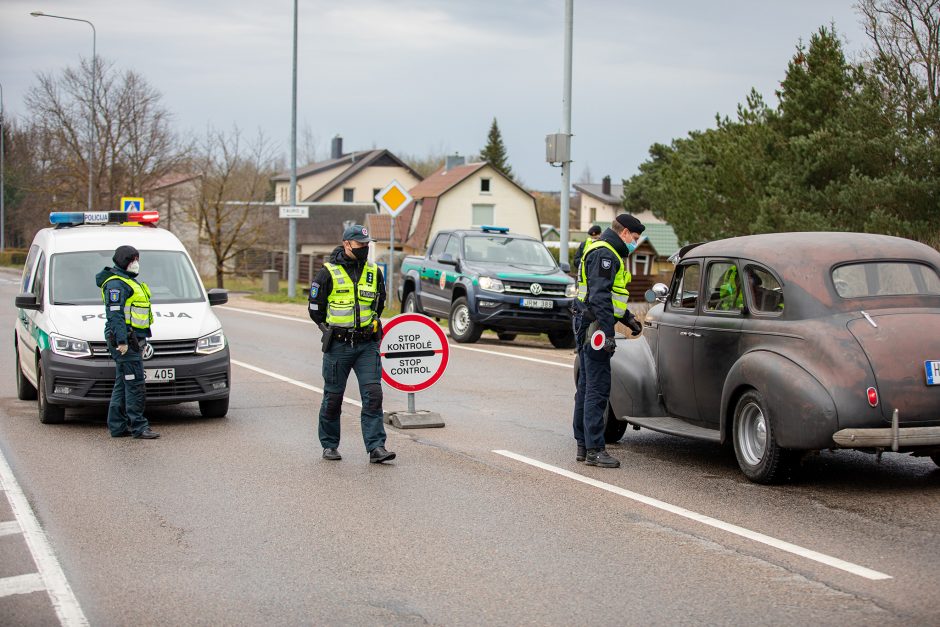 Šventinis savaitgalis stebino – pareigūnams paklusti nepanoro šimtai