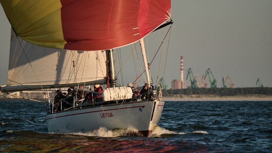Legendinė jachta „Lietuva“ ieško įgulos šimtmečio odisėjai