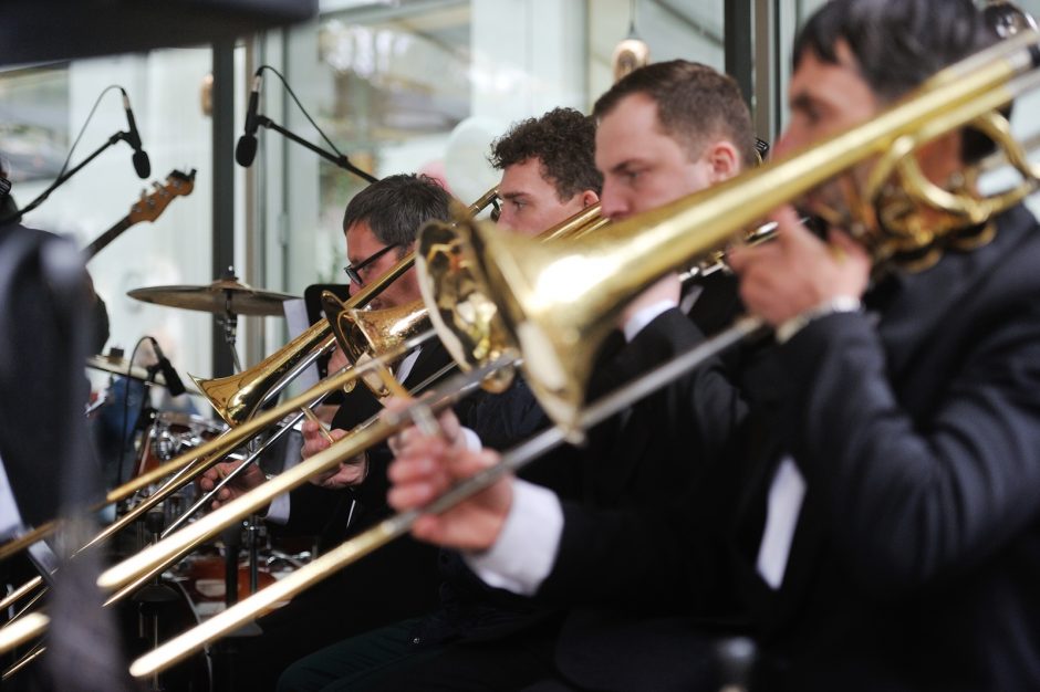 Pasaulinę muzikos dieną Laisvės alėja žygiavo muzikuojantys kauniečiai