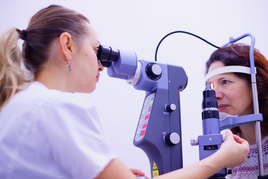 Apibrėžta, kokių reikalavimų turi laikytis optometrininkai