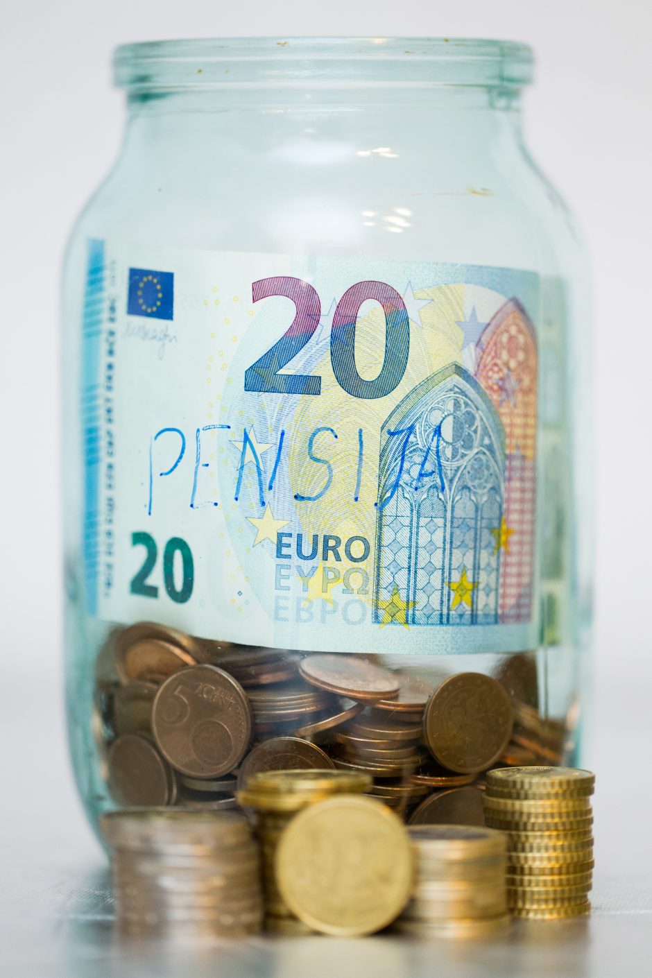 Lietuvos bankas: mažėja pensijų fondų turto valdymo mokesčiai