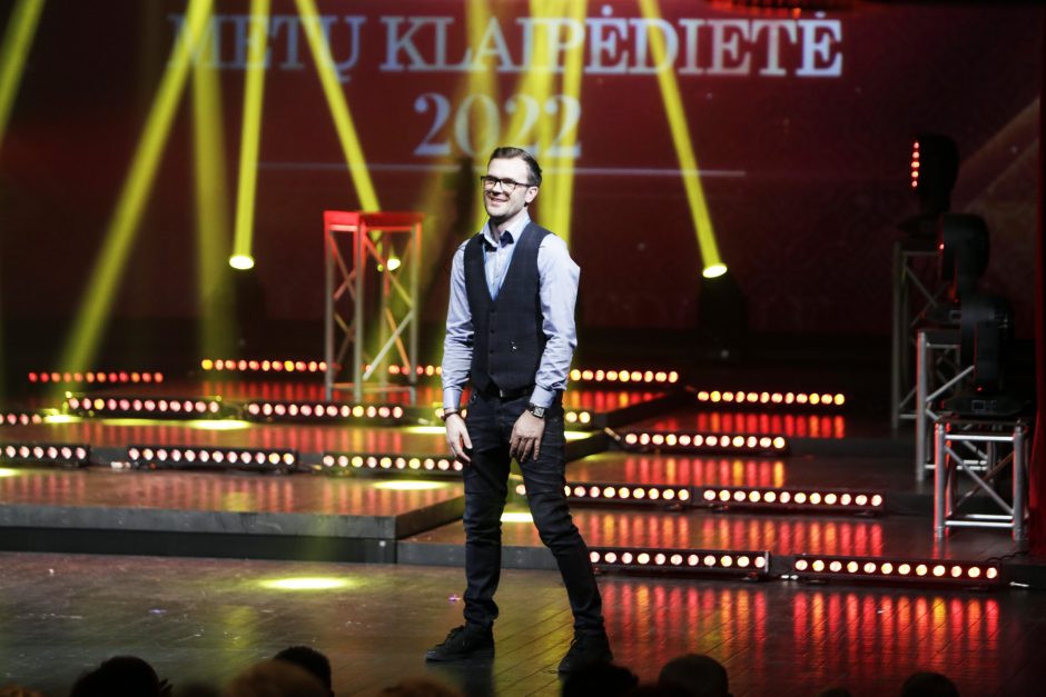 „Metų klaipėdietės“ konkurso finalo iškilmėse – pavasario gėlės ir solidarumas