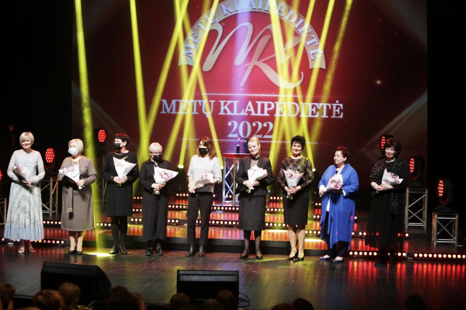 „Metų klaipėdietės“ konkurso finalo iškilmėse – pavasario gėlės ir solidarumas