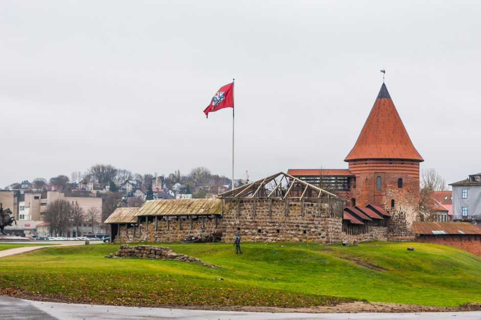 Kauno pilyje pluša darbininkai: ką jie čia daro?