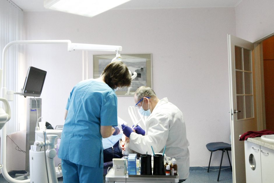 Odontologai: priešinsimės mūsų profesinės savivaldos naikinimui