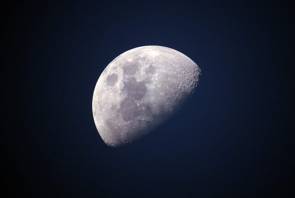 Misijos „Apollo 11“ pradžios 50-metį žymės dalinis Mėnulio užtemimas