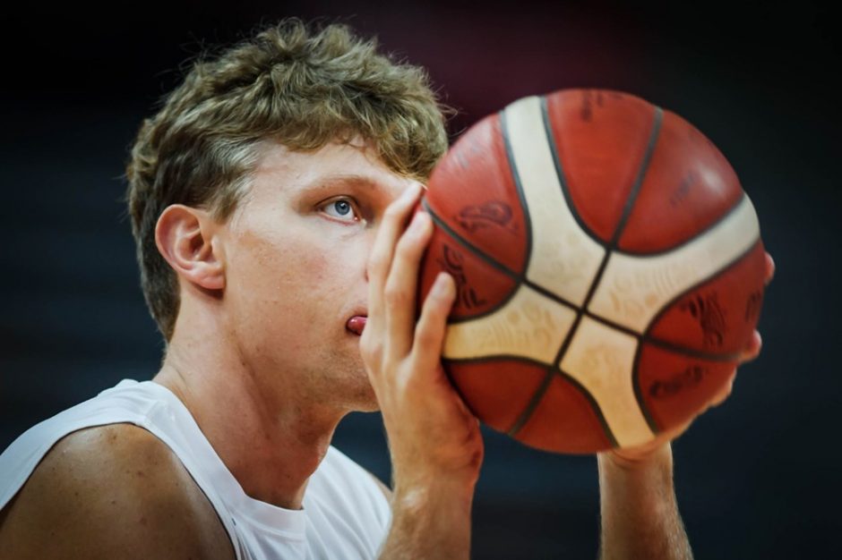 Paaiškėjo, kiek uždirbs su „Lokomotiv“ sutaręs M. Kuzminskas