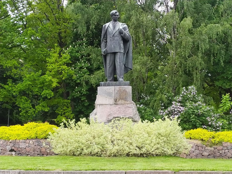 Paveldosaugininkai išbraukė P. Cvirkos paminklą iš kultūros vertybių registro