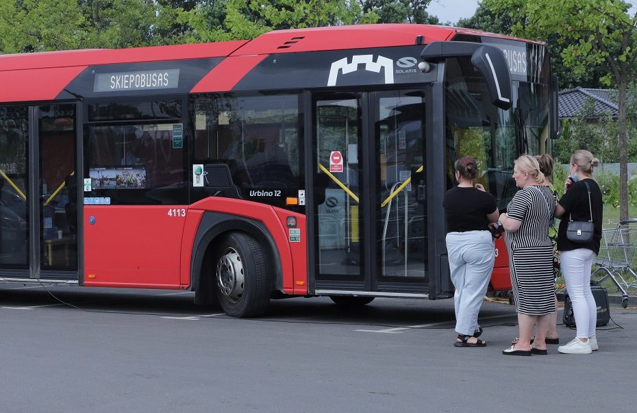 Lietuvoje per parą nuo koronaviruso pirma doze paskiepyta 15,1 tūkst. žmonių