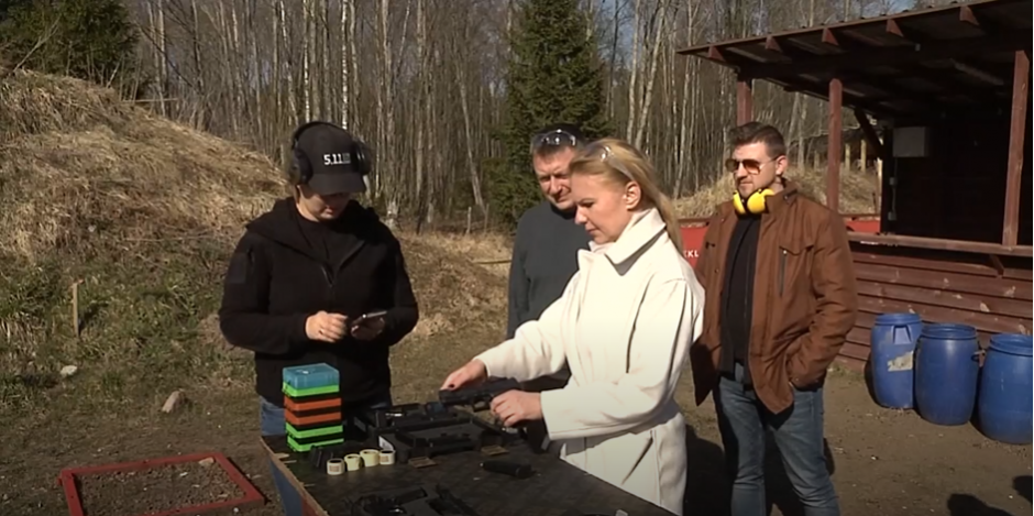 Daugėja lietuvių, norinčių išmokti šaudyti: laisvų vietų kursuose gali tekti gerokai paieškoti