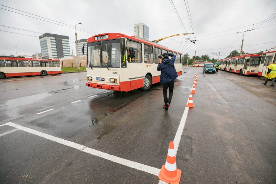 Sostinės viešojo transporto vairuotojai varžėsi meistriškumo varžybose