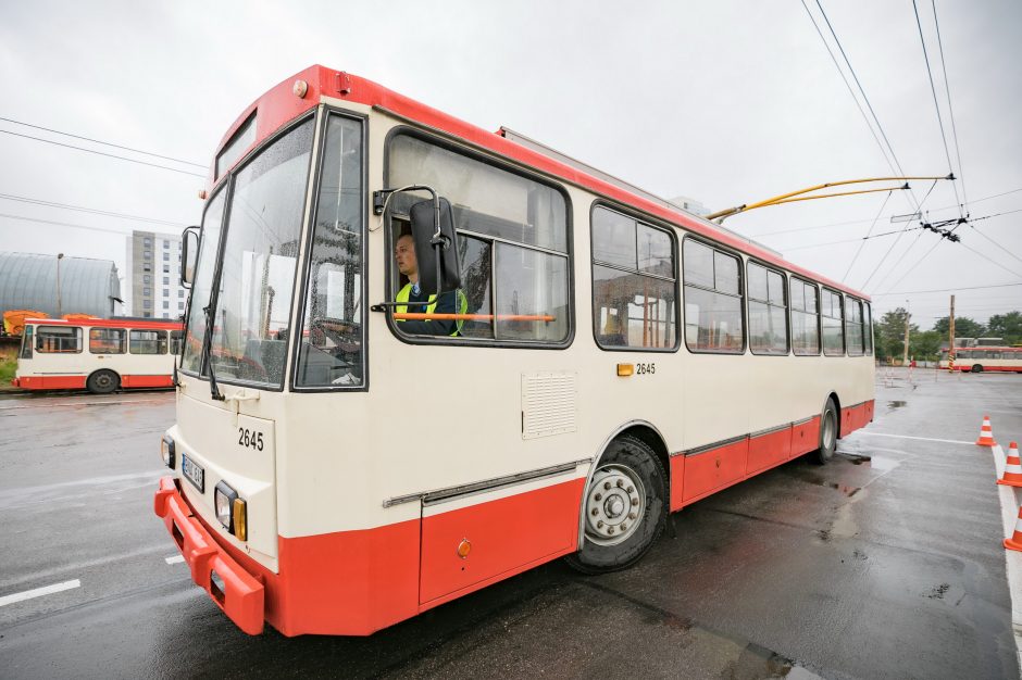 Sostinės viešojo transporto vairuotojai varžėsi meistriškumo varžybose