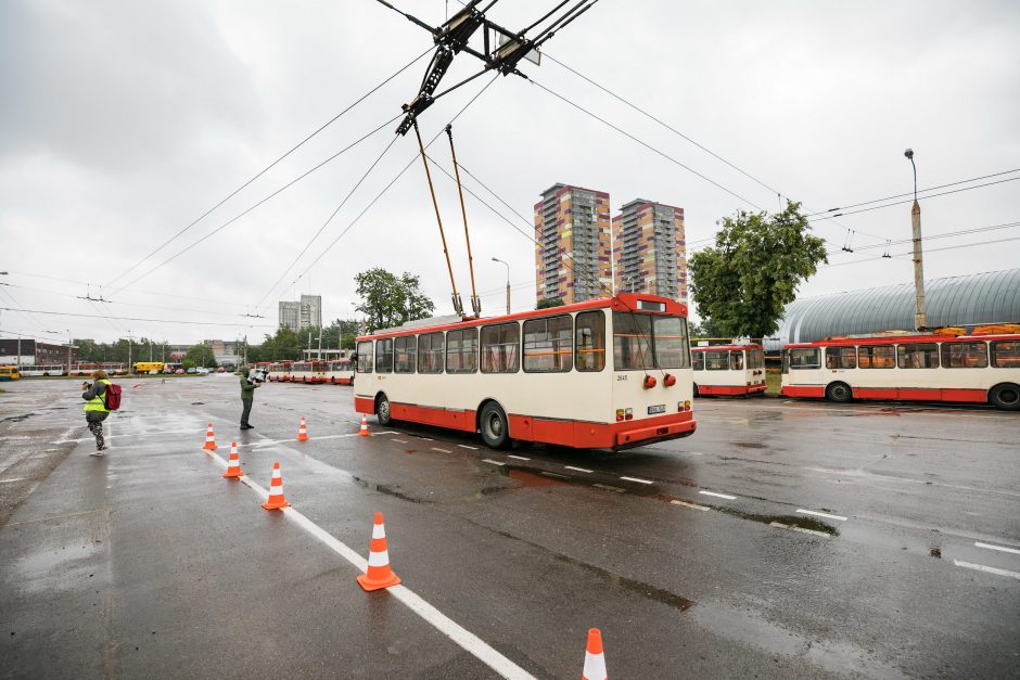 Sostinės viešojo transporto vairuotojai varžėsi meistriškumo varžybose