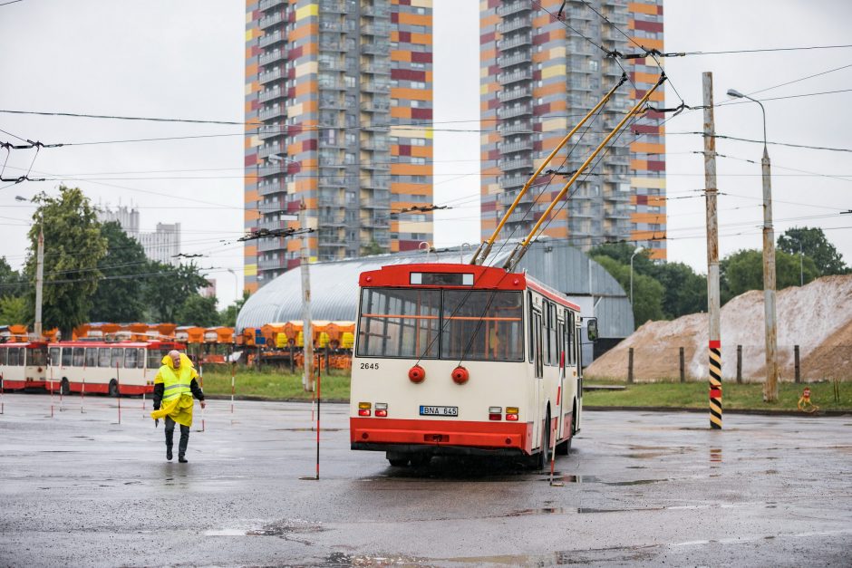 Sostinės viešojo transporto vairuotojai varžėsi meistriškumo varžybose