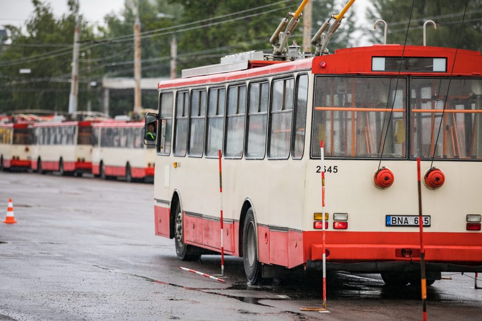 Sostinės viešojo transporto vairuotojai varžėsi meistriškumo varžybose