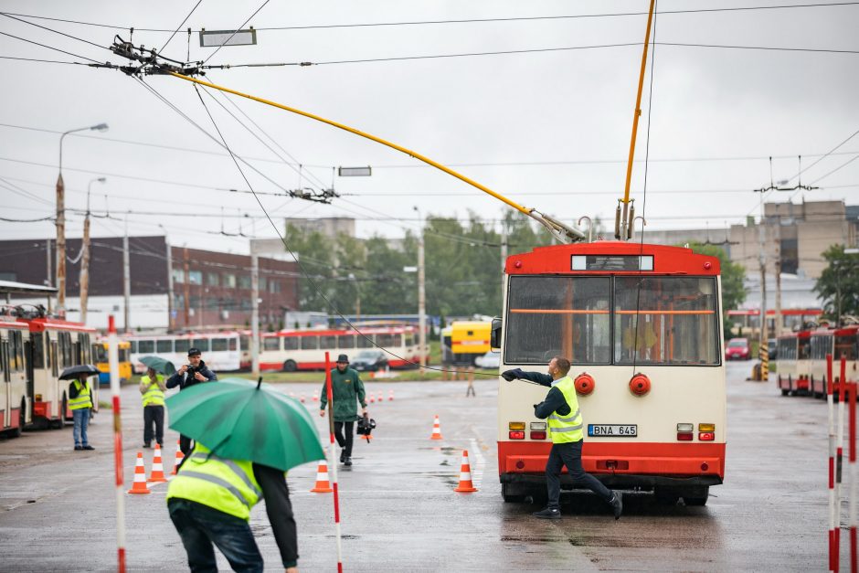 Sostinės viešojo transporto vairuotojai varžėsi meistriškumo varžybose