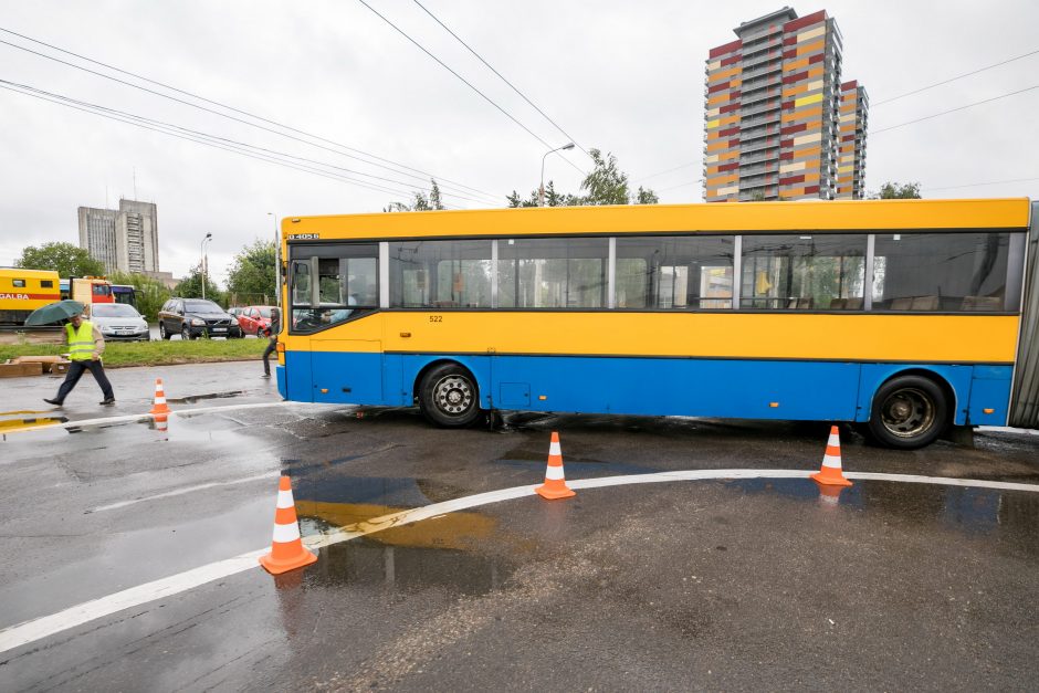 Sostinės viešojo transporto vairuotojai varžėsi meistriškumo varžybose