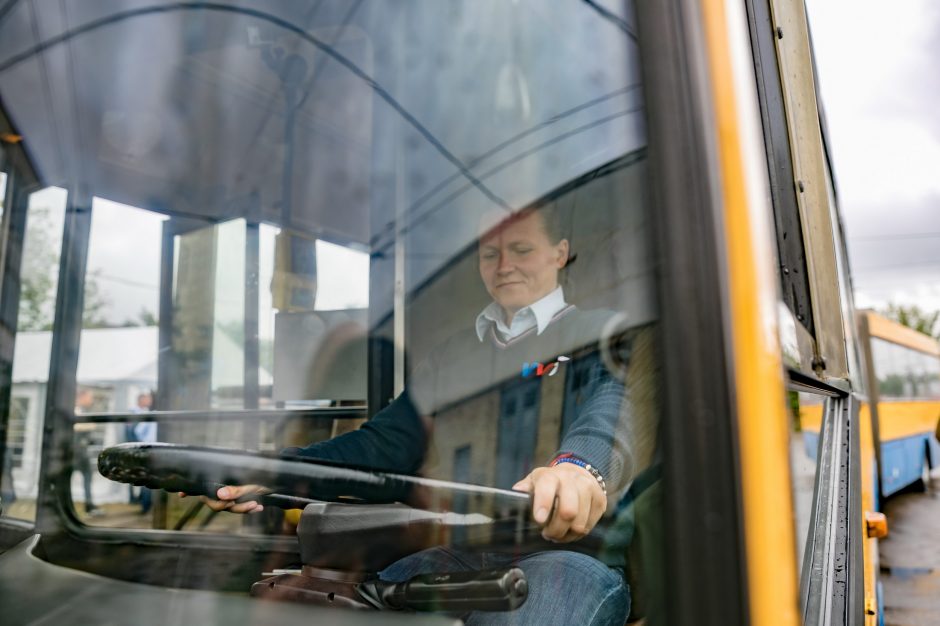 Sostinės viešojo transporto vairuotojai varžėsi meistriškumo varžybose