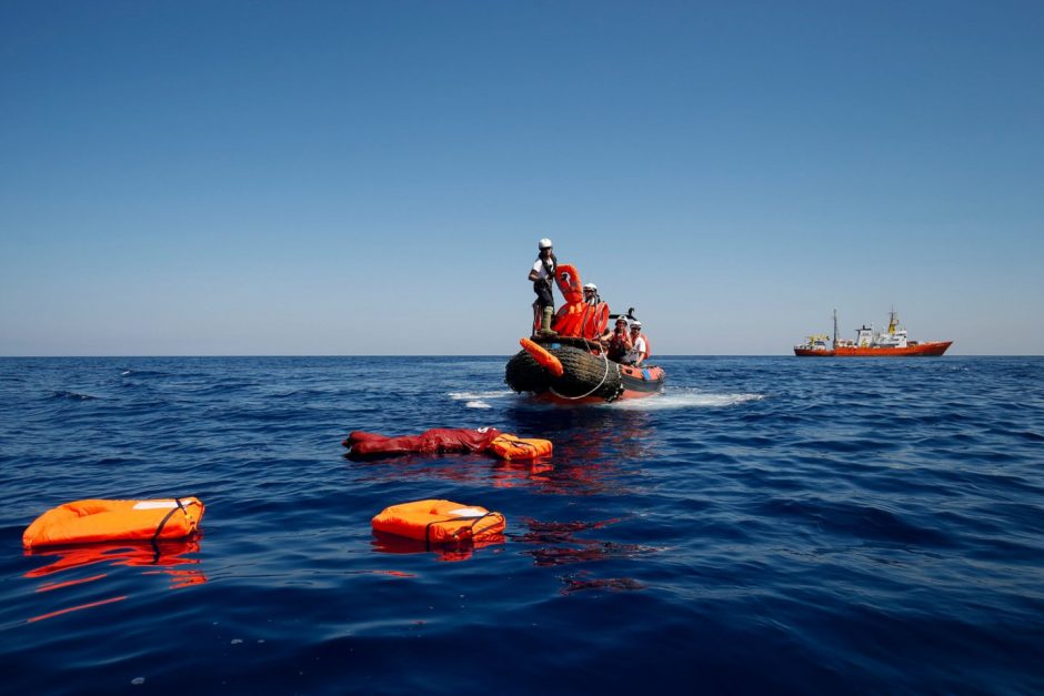 Prie Tuniso krantų nuskendo trys migrantai, dar dešimtys dingo