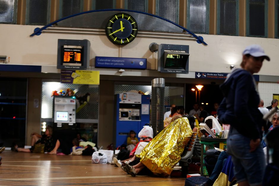 Prancūzijoje dėl audros 1500 keleivių turėjo praleisti naktį geležinkelio stotyse
