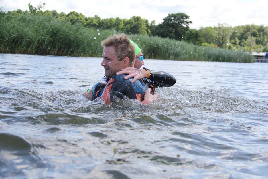 Kuršių marių plaukimo maratonas: du rekordai ir įspūdinga A. Guogos serija 