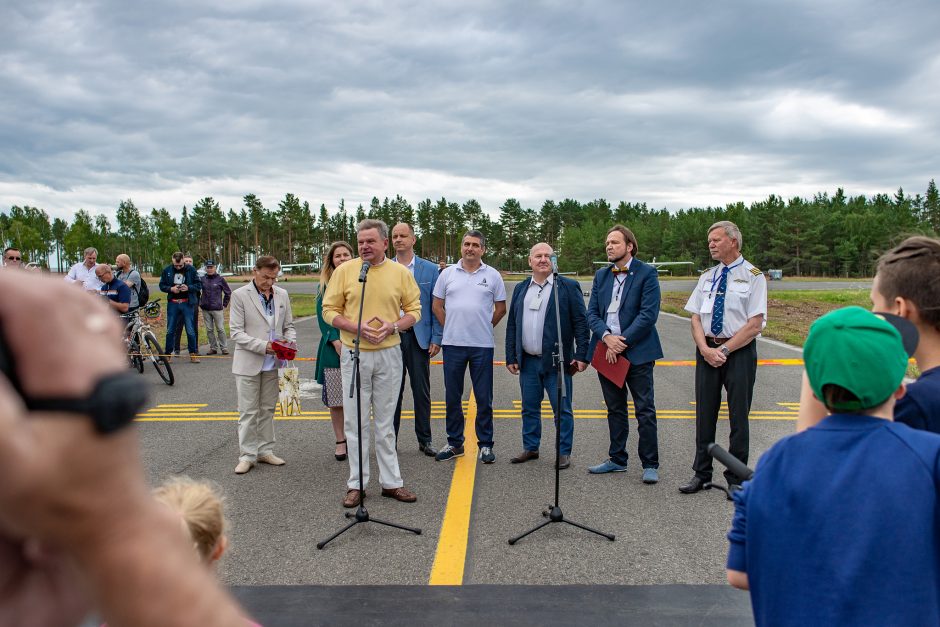 Nidoje – aviacijos šventė: netrūko įspūdingų pasirodymų ir žiūrovų