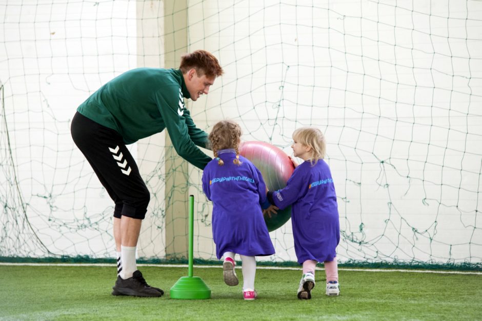 Ypatingų poreikių vaikams – futbolo profesionalų dėmesys