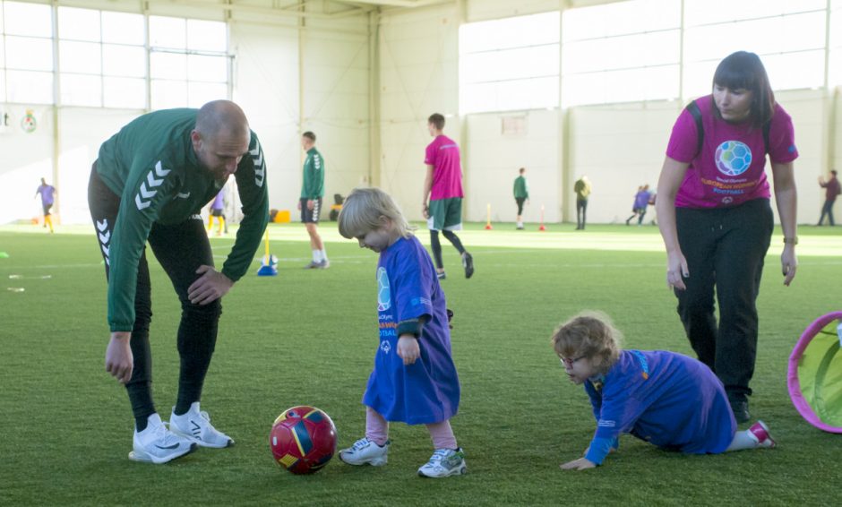 Ypatingų poreikių vaikams – futbolo profesionalų dėmesys