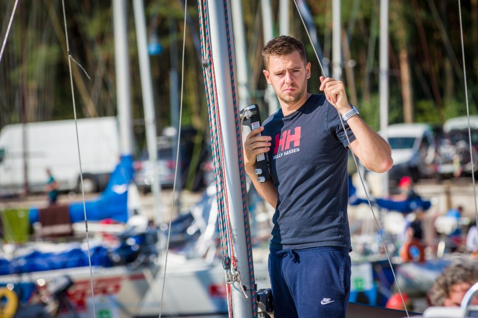 Įspūdingi vaizdai ir įtempta kova: Klaipėdoje startavo 52-oji „Kuršių marių regata“