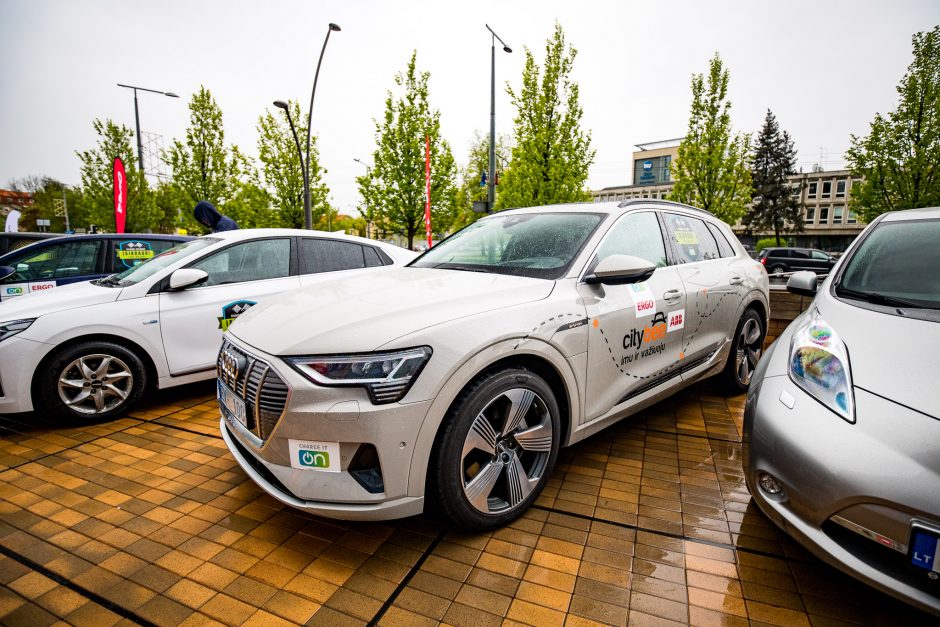 Ralyje „Aplink Lietuvą“ propaguos ateities transportą – elektromobilius