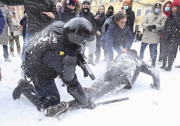 Rusijos policijai malšinant protestus dėl A. Navalno, sulaikyta per 5 tūkst. protestuotojų