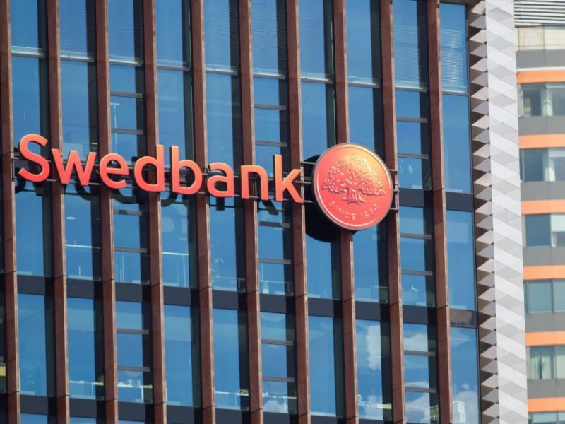 „Swedbank“ tyrimą pradėjo ir JAV: bankas pripažįsta padaręs klaidų