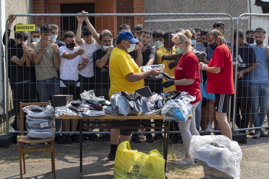 Valstybės planas: migrantams nupirkti kelionės namo bilietus ir dar duoti kišenpinigių