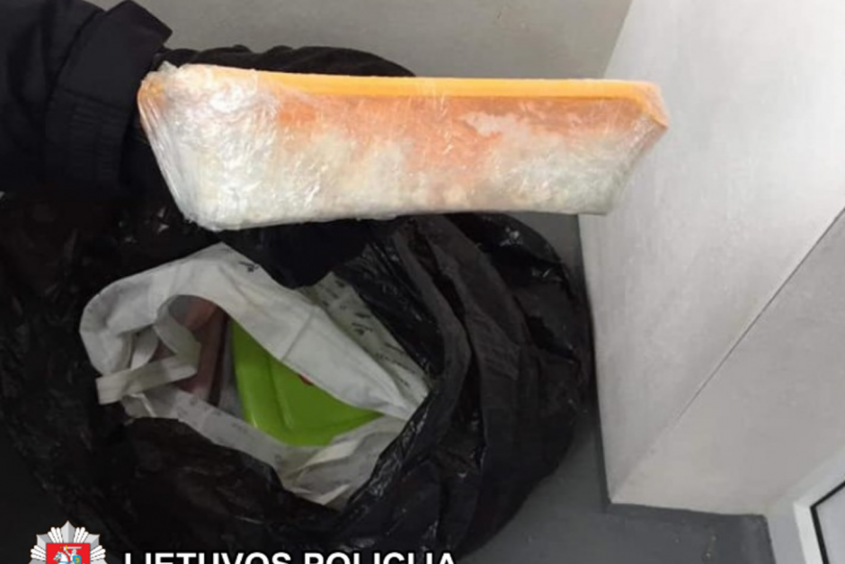 Slaptame marijampoliečio bute pareigūnai rado du kilogramus amfetamino