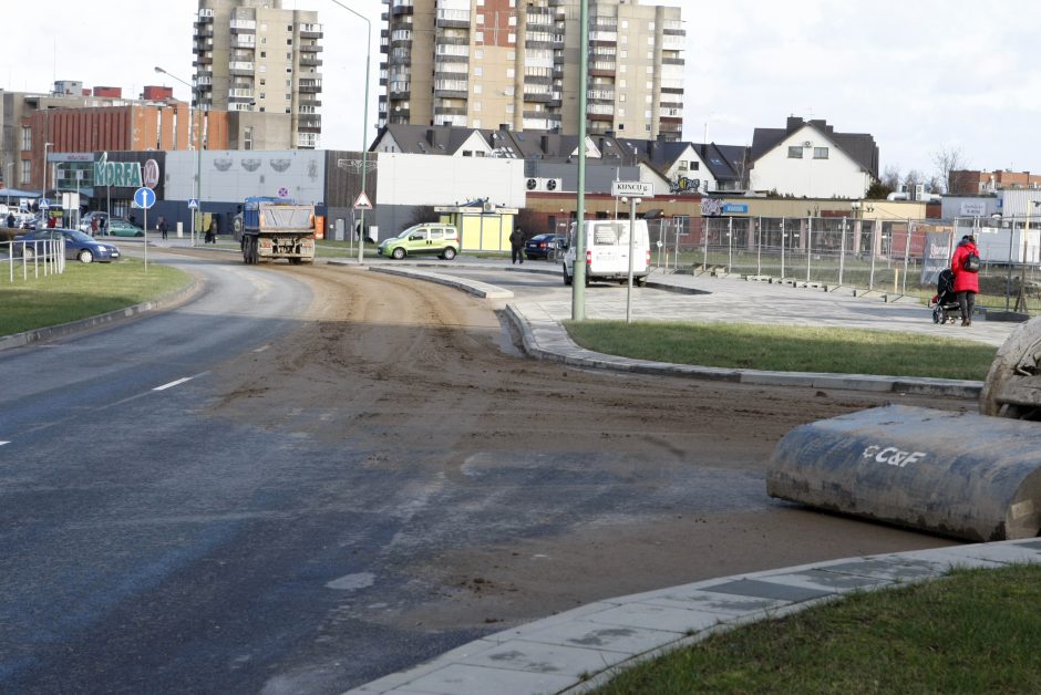 Statybininkai nepasimoko: Vingio gatvė teršiama toliau