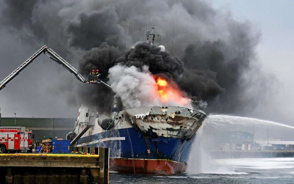 Norvegijos uoste užsidegė Rusijos laivas, iškilo sprogimo grėsmė