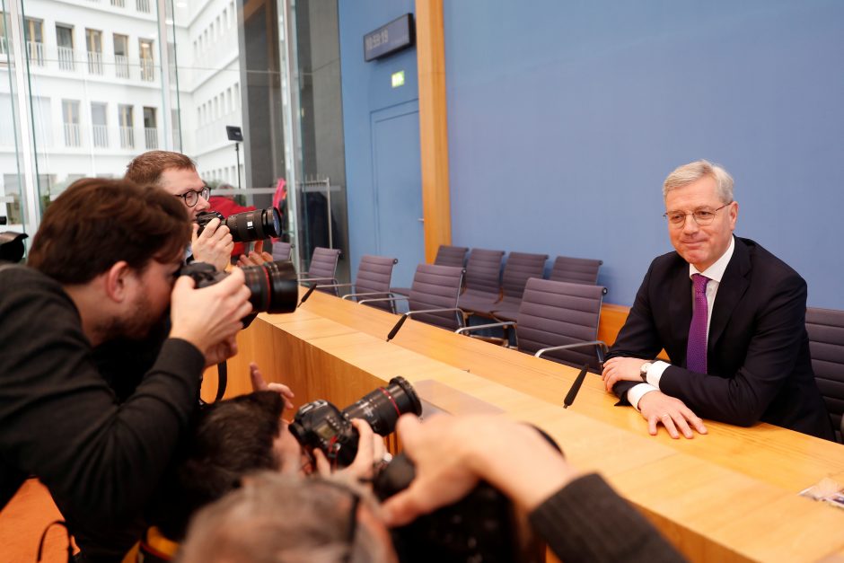 Buvęs Vokietijos aplinkos ministras sieks vadovauti A. Merkel partijai