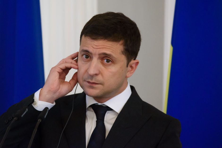 Ukrainos prezidentas paragino parlamentarus pasitikrinti melo detektoriumi