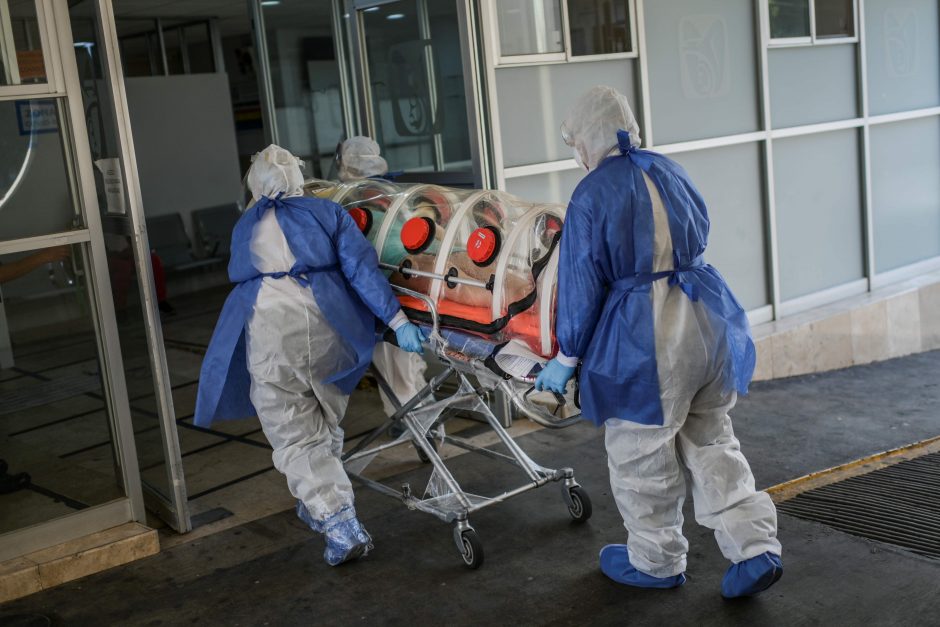 Italijoje per parą nuo koronaviruso infekcijos mirė 70 pacientų