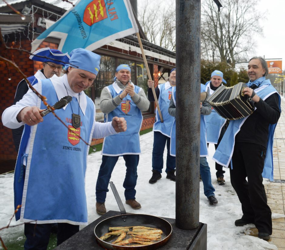 Palanga skelbia stintų valgymo sezono pradžią – J. Basanavičiaus gatvėje pasklis gardūs aromatai