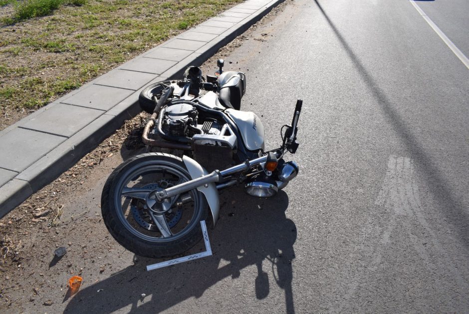 Per avariją Vilniuje sužalotas motociklininkas
