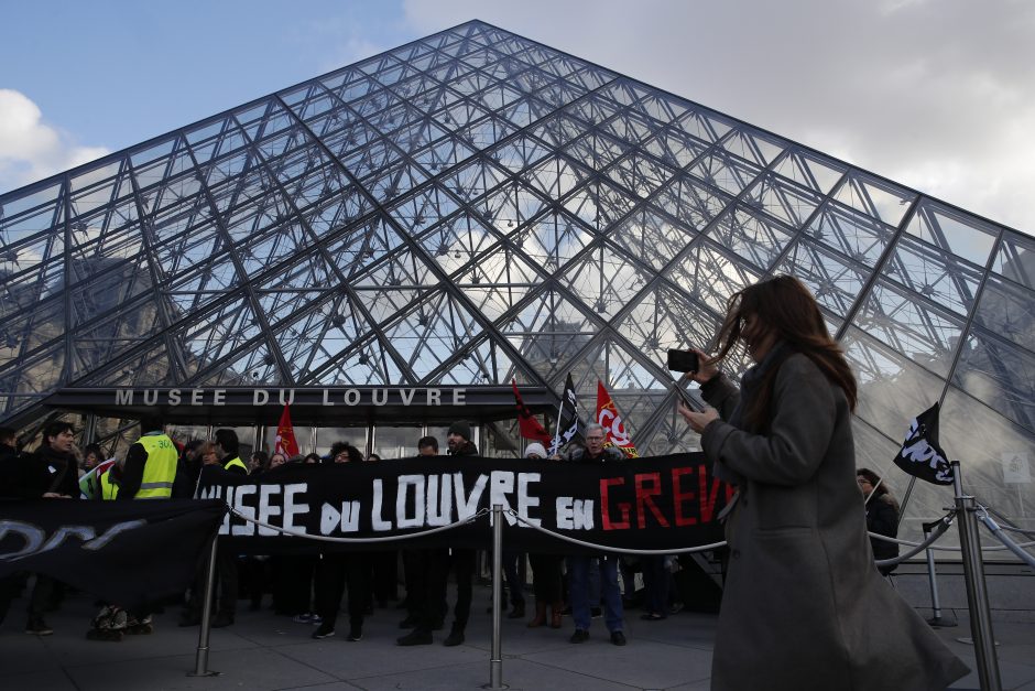 Prancūzijos Luvro muziejus užsidarė dėl streiko prieš pensijų reformą
