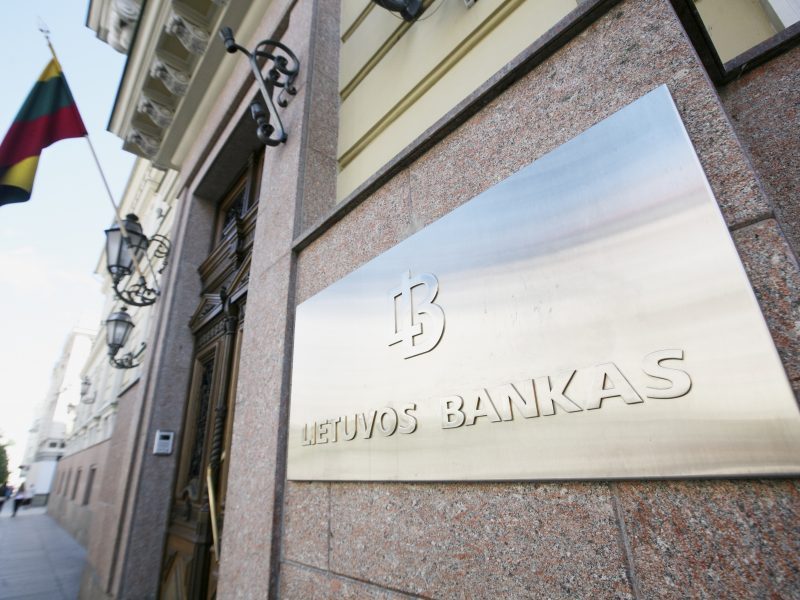 Siūloma suteikti teisę Lietuvos bankui vertinti susijungimo sandorius
